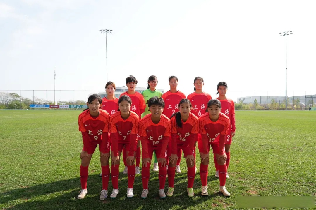 爱游戏-包含女足队员在比赛中发挥出色，为国争光的词条