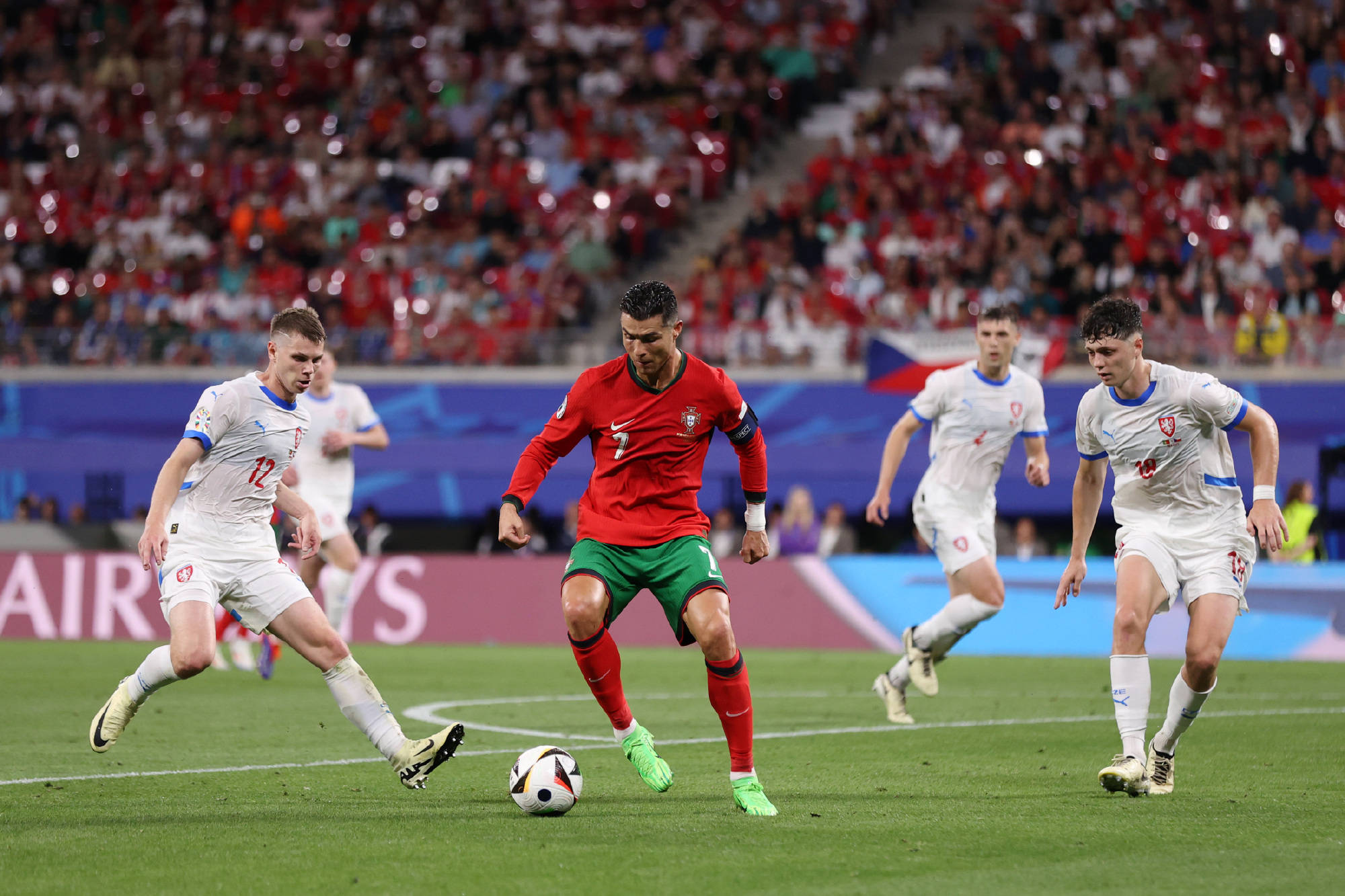 爱游戏网页版入口-捷克大胜葡萄牙，意外晋级欧洲杯资格赛的简单介绍