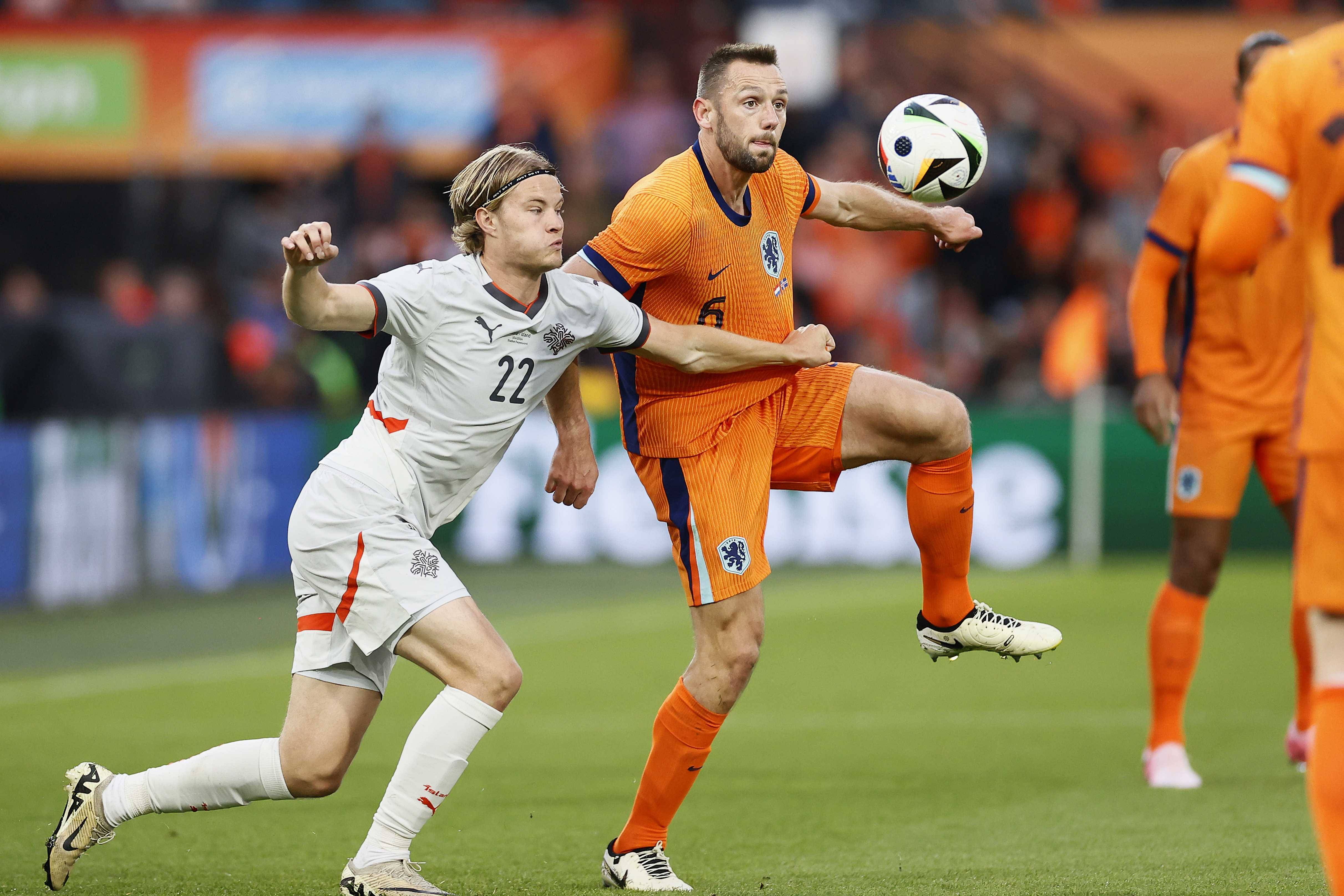 爱游戏官网-荷兰队备战土耳其，决胜负之战即将展开