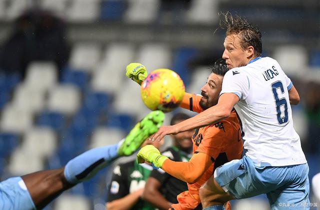 爱游戏官网网页版入口-那不勒斯告捷，继续保持不败纪录