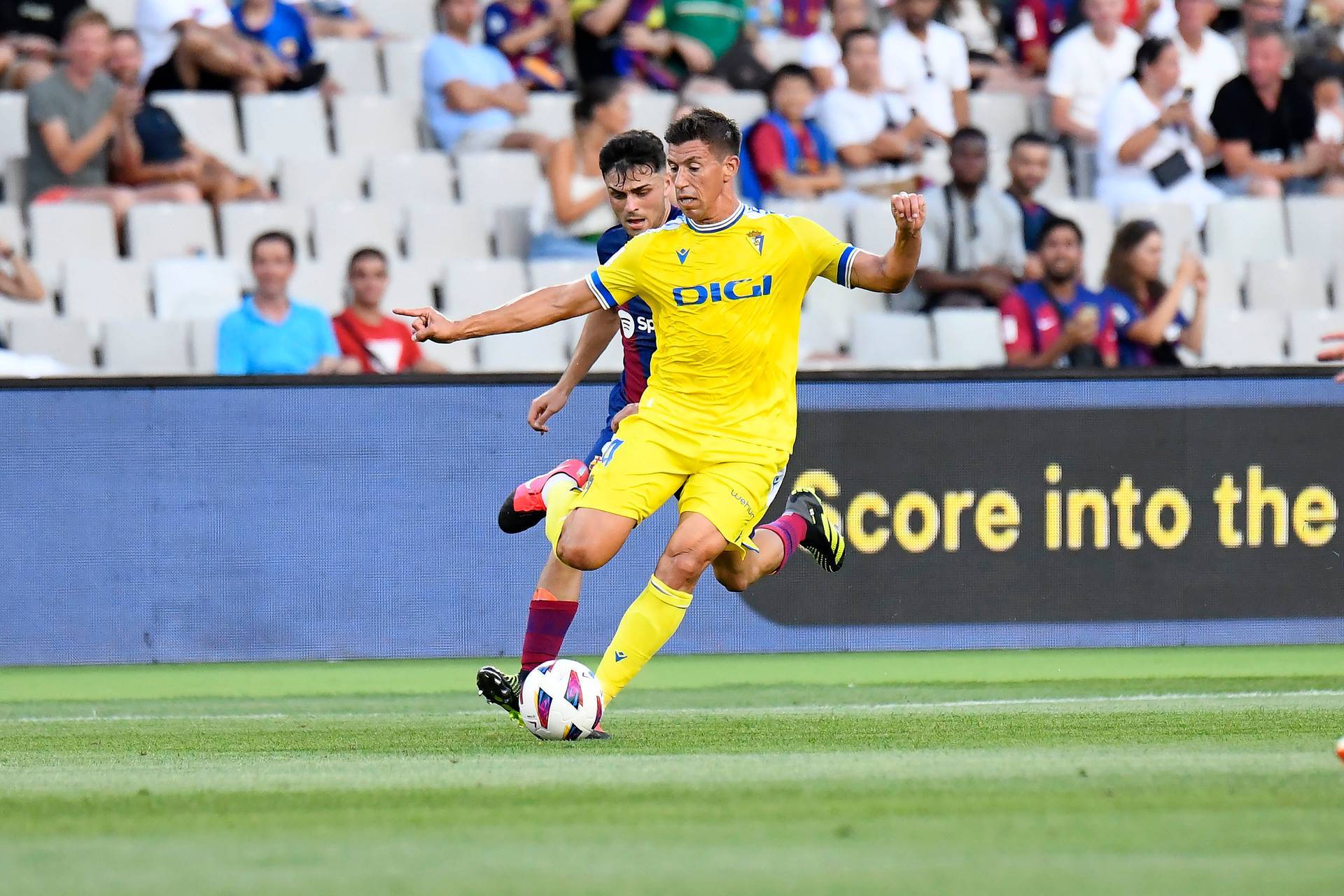 关于塞维利亚对决巴伦西亚，联赛战况白热化的信息