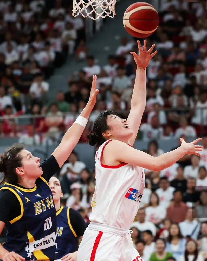 爱游戏app下载-加拿大女篮横扫日本，夺得北美杯冠军