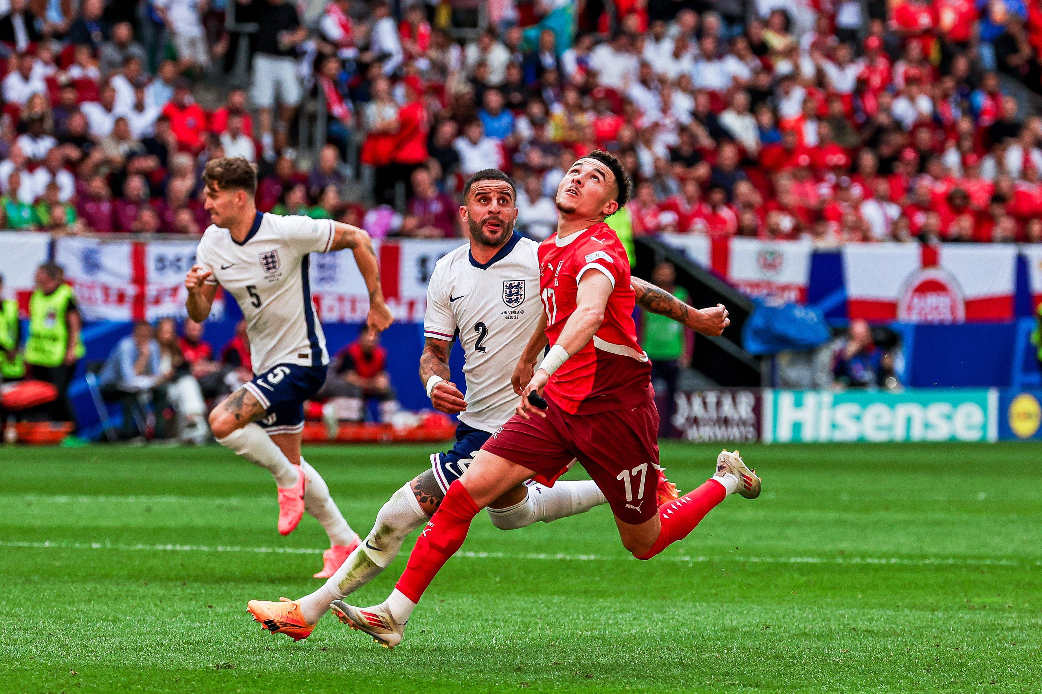 欧洲杯过后：国内足球联赛上演精彩对决