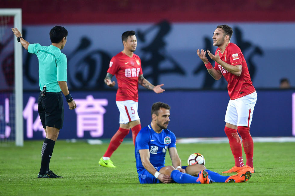 爱游戏亚洲官网-关于阿兰建功，恒大客场1-0击败巴塞罗那的信息