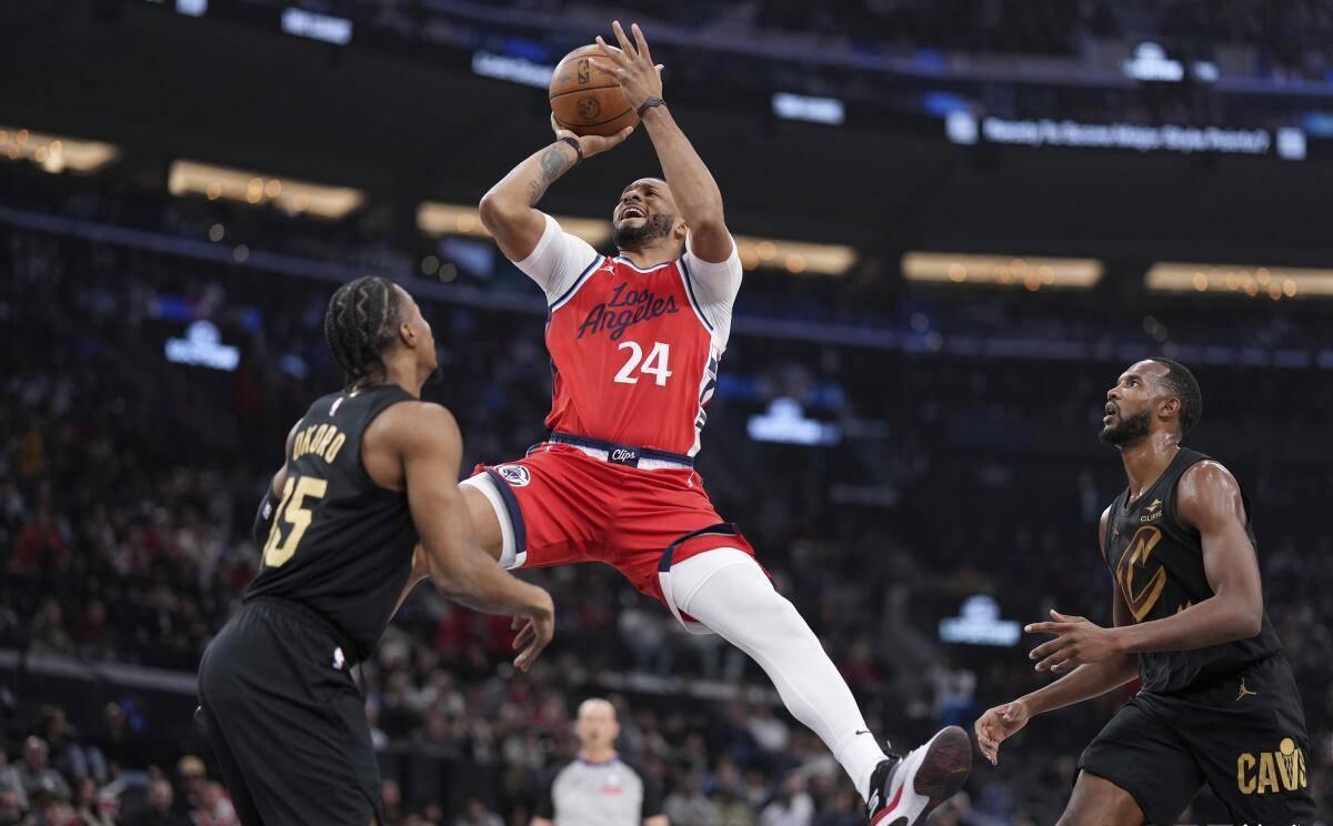 快船队击败老对手，成功挺进次轮的简单介绍