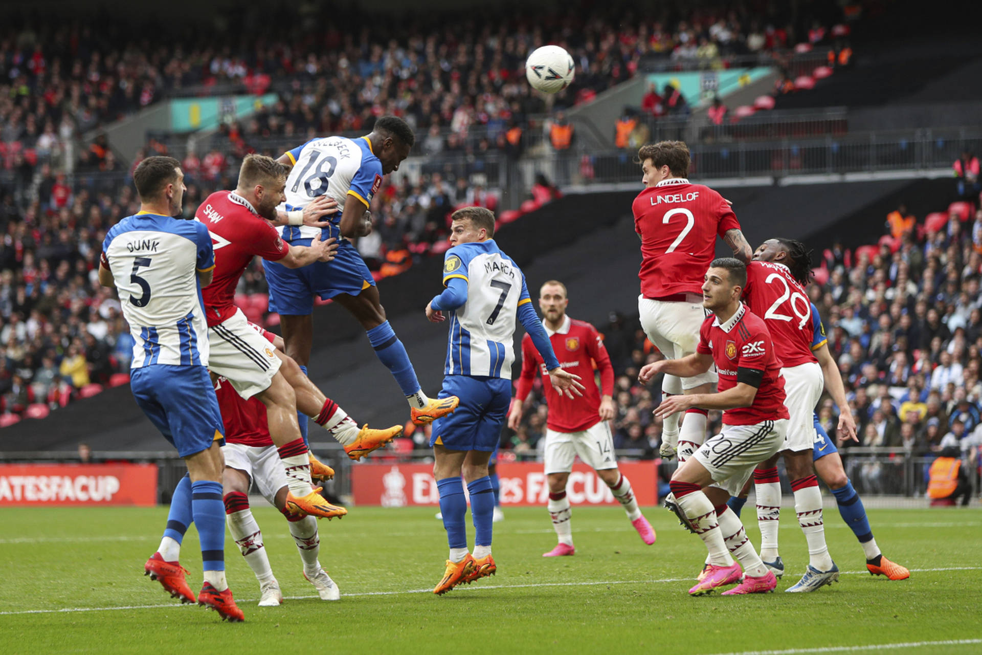 爱游戏登录入口-普雷斯顿客场落败，保级形势不容乐观的简单介绍