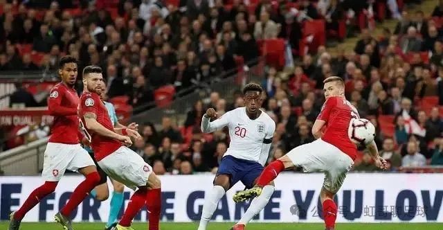 包含瑞士队击败爱尔兰，欧国联积分榜愈发激烈的词条