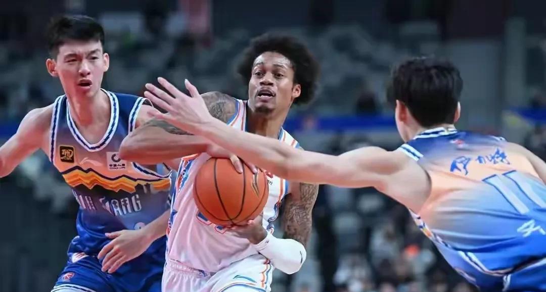 包含福建队对阵黑龙江队，实力对比谁更胜一筹的词条