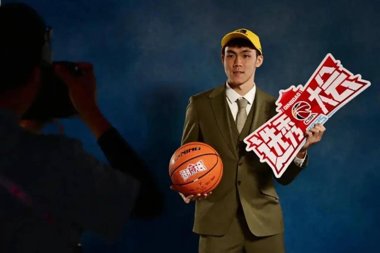 包含江苏男篮紧随随关键时刻，展现实力不容小觑的词条