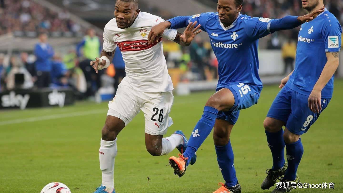 包含奥斯纳布吕克俱乐部官方宣布与球员续约成功的词条