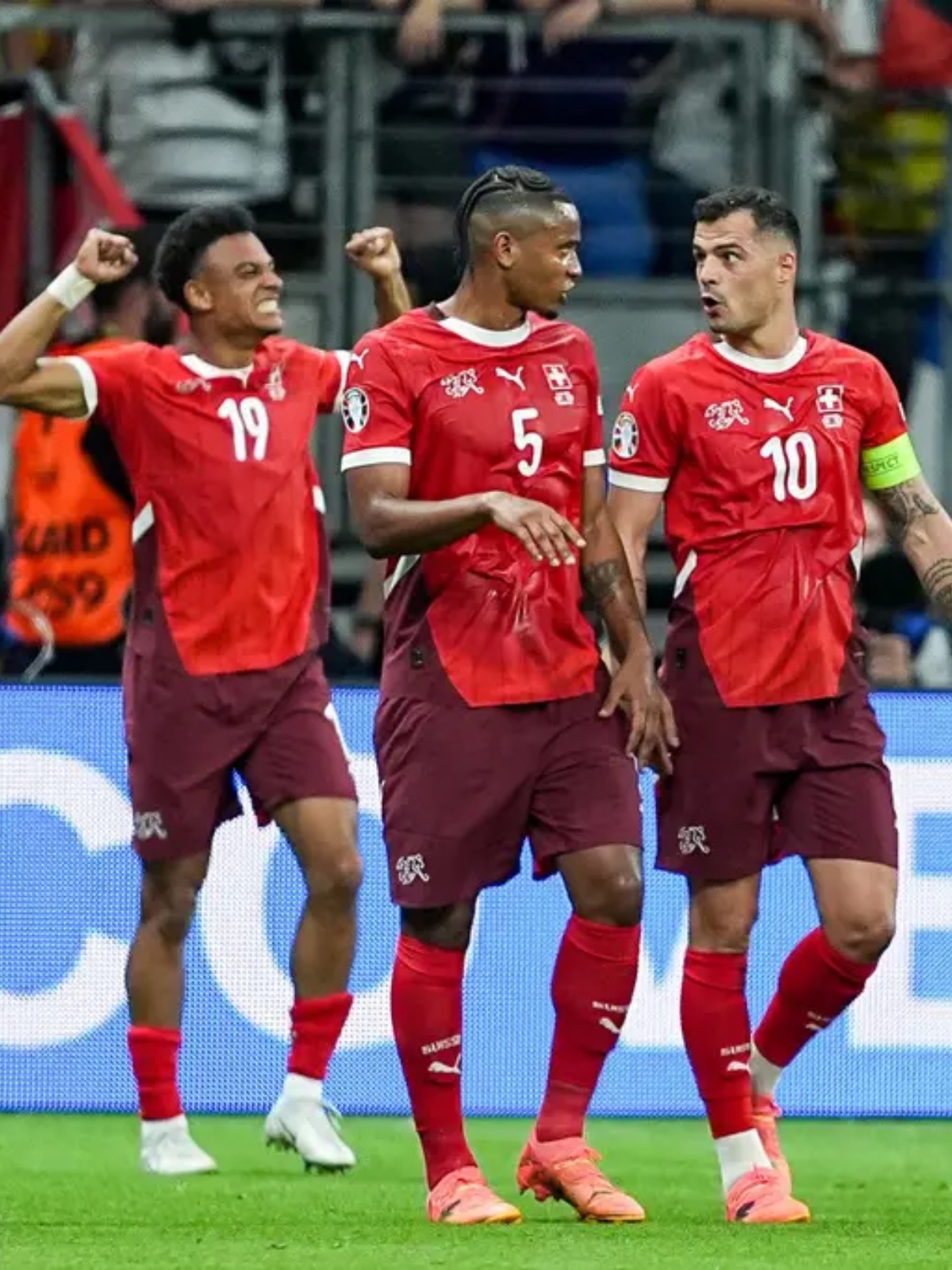 完盛实验大获成功，欧洲杯预选赛新季揭幕的简单介绍