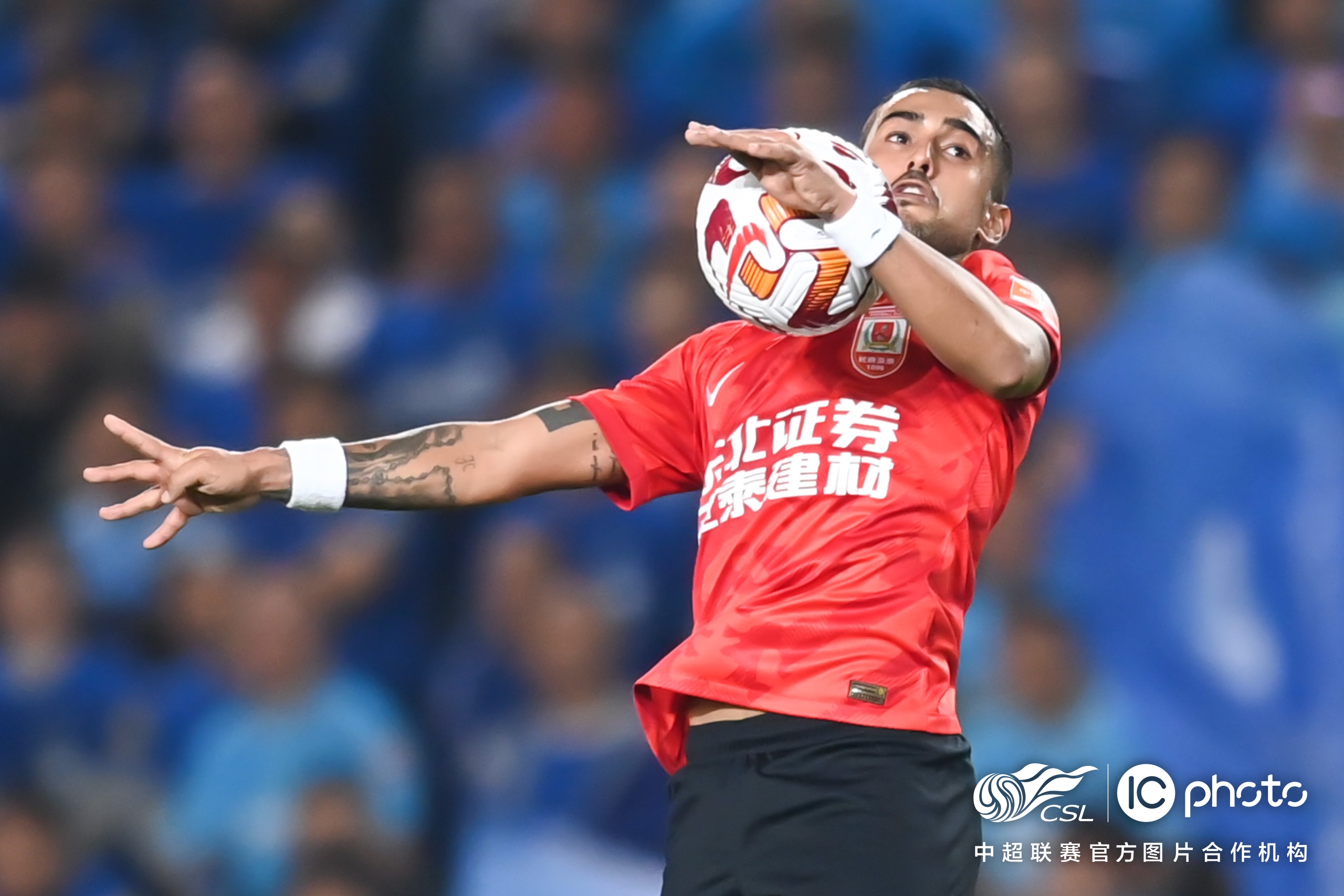 爱游戏网页版登录入口-东南亚球队接连取胜，亮眼表现