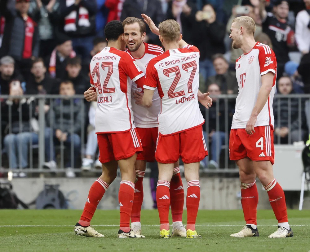 爱游戏-包含拜仁慕尼黑客场大捷，将领跑优势扩大到六分的词条