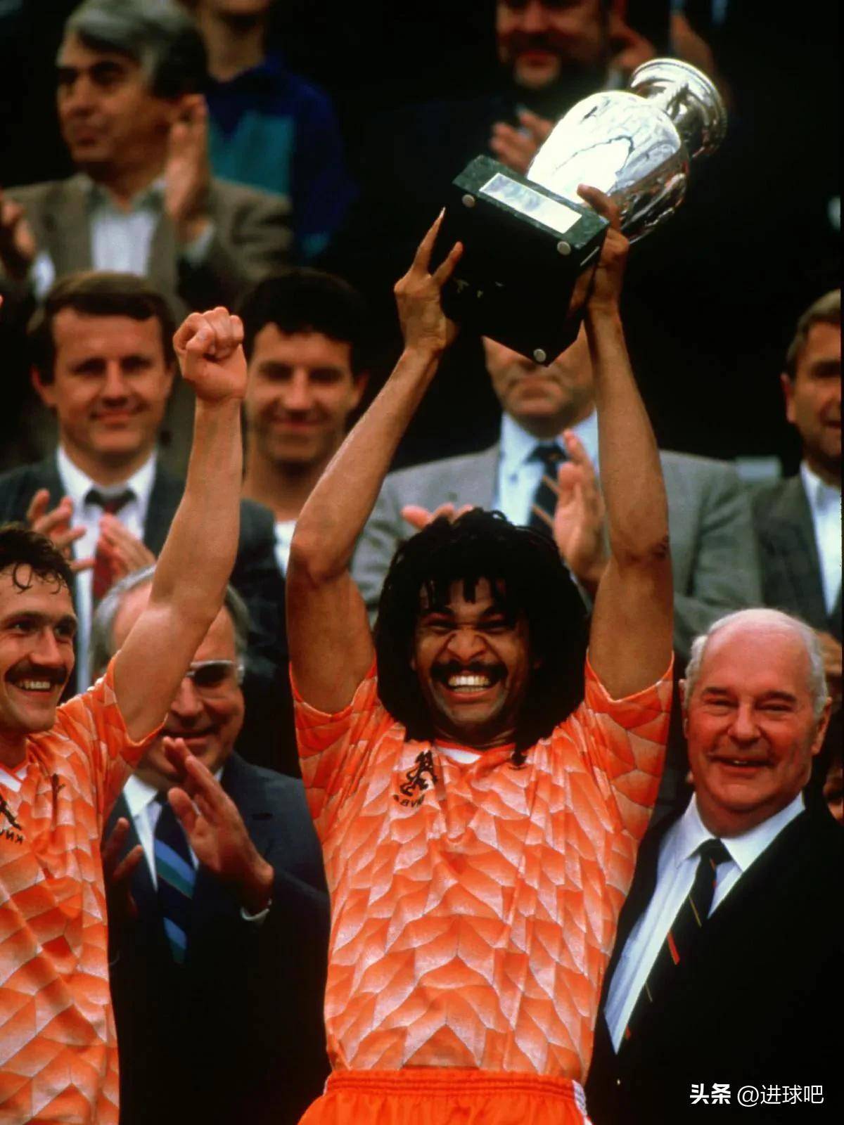 爱游戏app下载-荷兰自行车选手夺得冠军荣耀