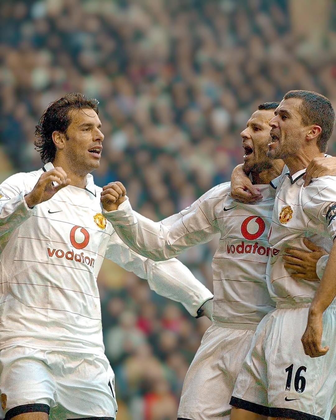 利物浦战胜巴黎圣日耳曼，领先小组