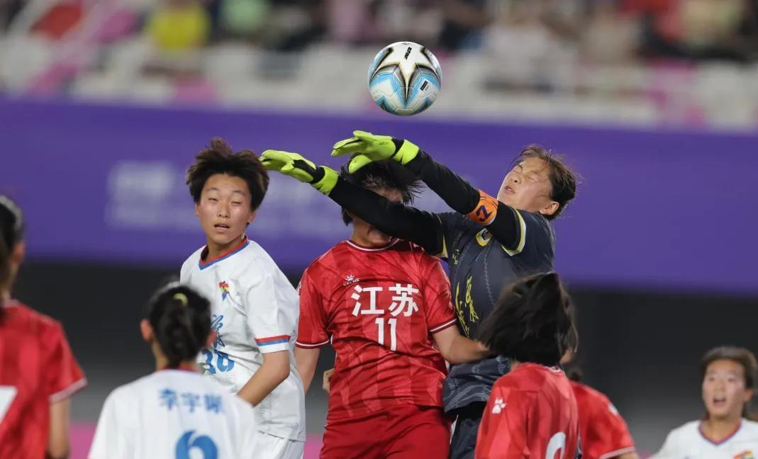 爱游戏官网-日本女足比赛中闪耀的新星引人注目