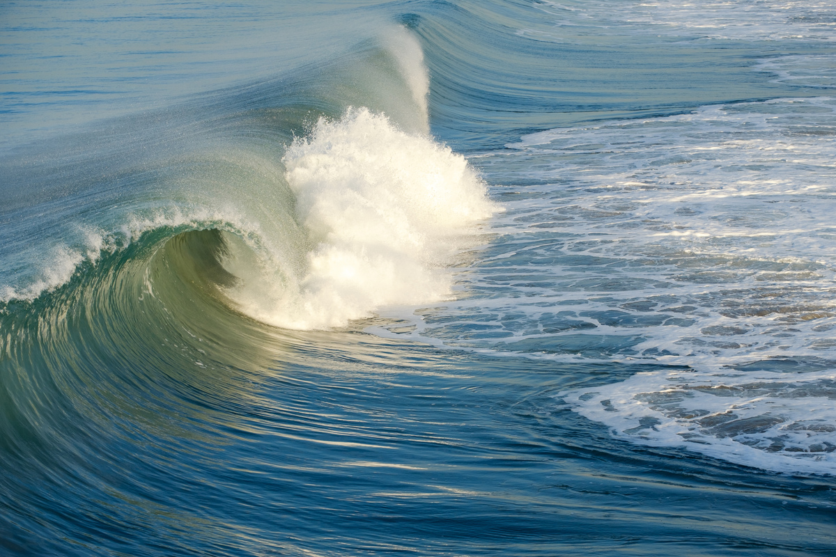 爱游戏-波涛汹涌，激荡心湖黯然不少