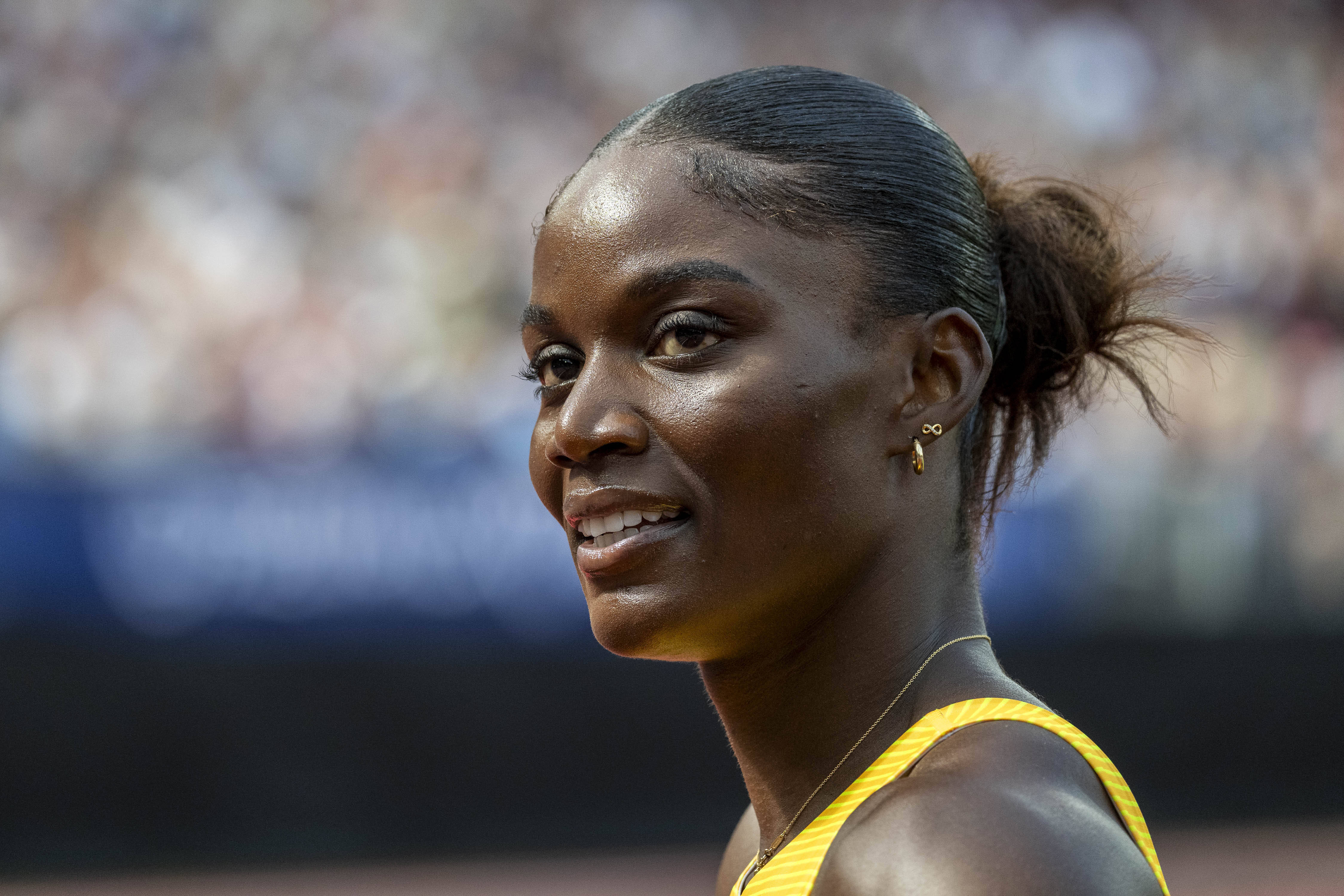 南非运动员在田径比赛中获得佳绩，备受瞩目