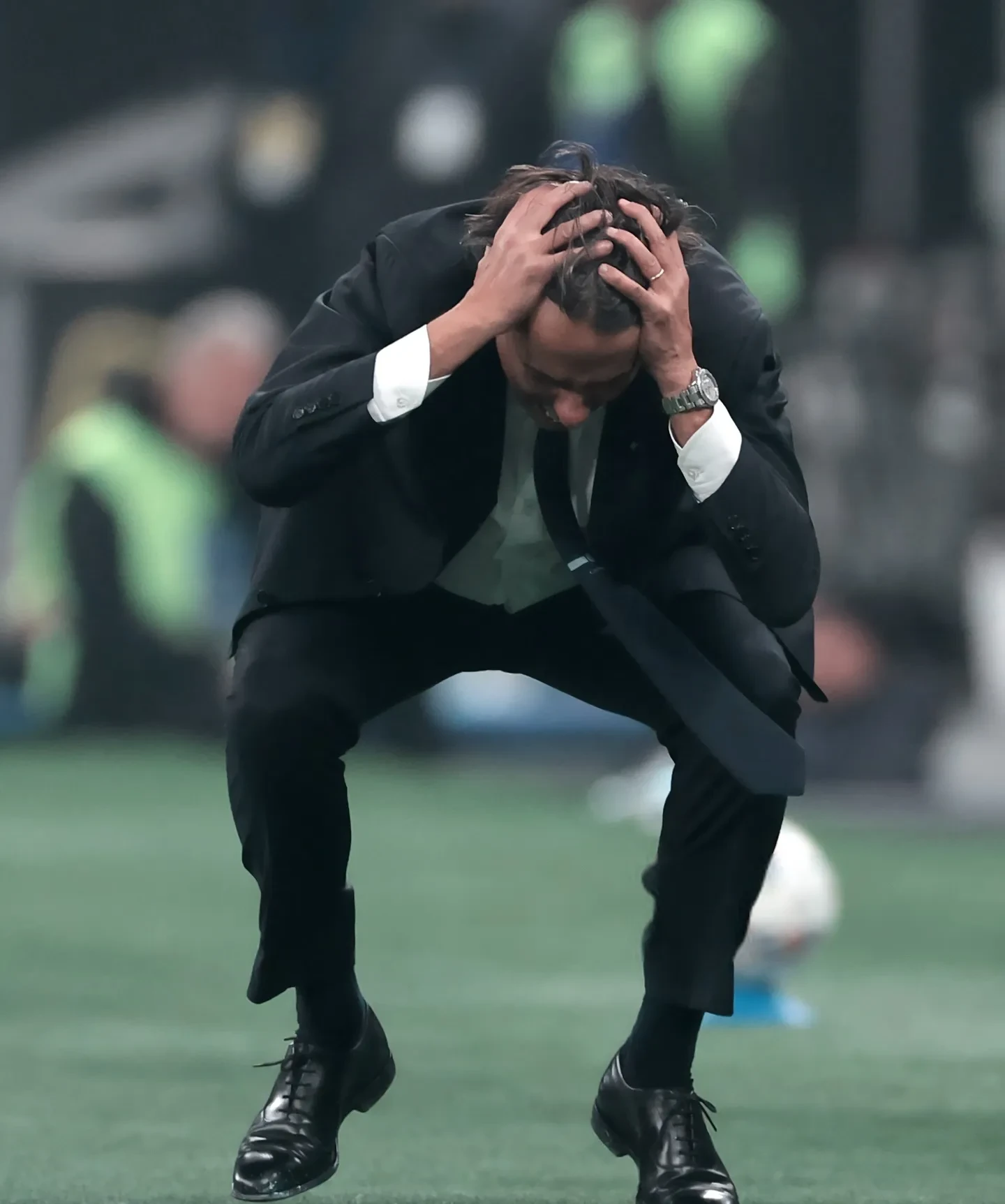 爱游戏官网网页版入口-勒沃库森比赛后球迷情绪高涨的简单介绍